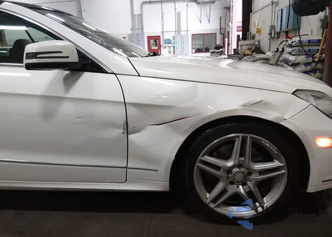 2013 Mercedes-Benz E 350 z USA, uszkodzony, nr VIN WDDKK5KF7DF208273